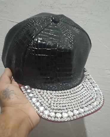 Kepkalar: Qara kroko fakturalı, parlaq materialdan hazırlanmış snapback/beisbol — 3