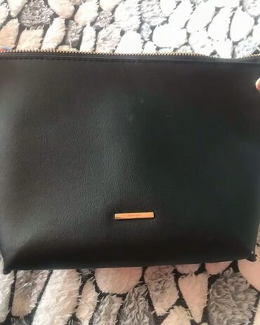 женские кошельки на молнии: Клатч, Bershka