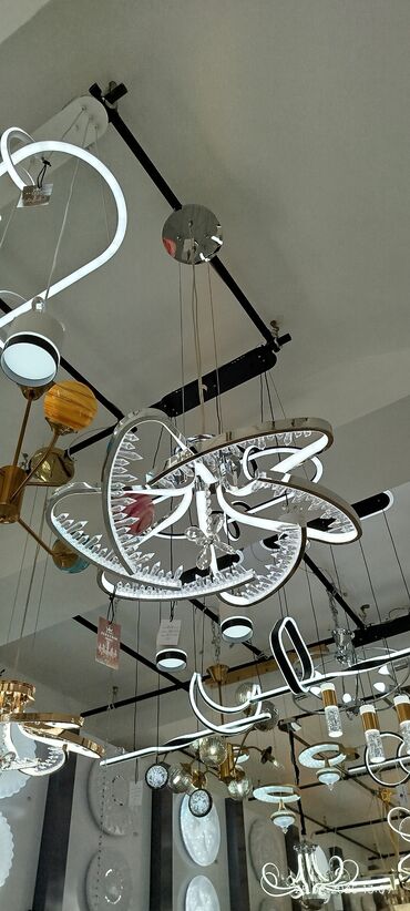 Çılçıraq, 10 və daha çox lampa, Metal