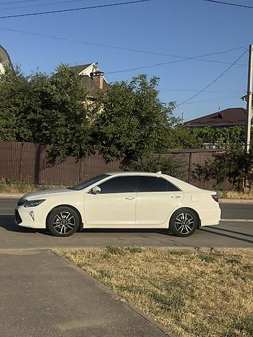 corolla 2004: Toyota Camry: 2017 г., 2.5 л, Автомат, Бензин, Седан — 4