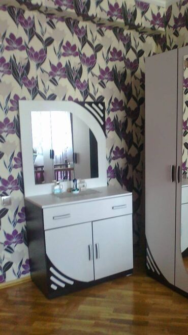 Uzunmüddətli kirayə mənzillər: 9 mkr,Bolmartın üstündə,18 mərtəbəli binanın 8 ci mərtəbəsində,3 — 9