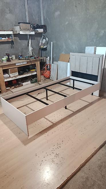 single bed mattress: Односпальная кровать, Новый, С мягким изголовьем, длина - 2000 см — 7