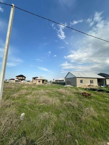 продается орошаемая земля в жайылско районе алтыр будёновка 5 40 гектар цена договорная с довой проблем нету оформление сразу: 4 соток, Для строительства, Красная книга