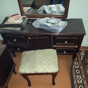 asilqan satilir: Təcili ucuz qiymətə satılır.Klassik yataq otağı mebel dəsti Rumıniya — 4