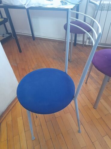 столы стулья: 4 стула, Б/у, Металл, Италия, Нет доставки