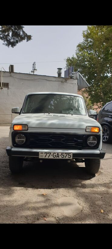 chevrolet niva: VAZ (LADA) 4x4 Niva: 1.6 l | 1988 il | 100000 km Universal