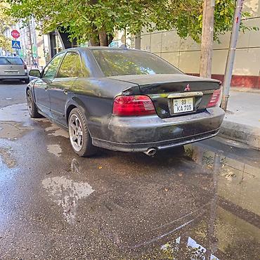 luaz satilir: Mitsubishi Galant sedan - Kuzov: 4 qapılı sedan, qara rəng - Nömrə — 5
