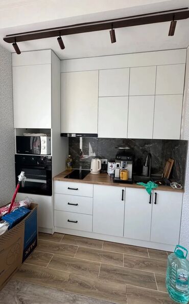 барачный дом: 2 комнаты, 39 м², 3 этаж, Евроремонт