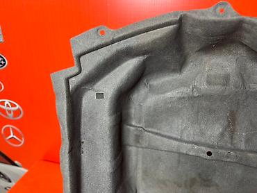 Другие детали кузова: Серая обшивка багажника автомобиля, разработанная для защиты — 4