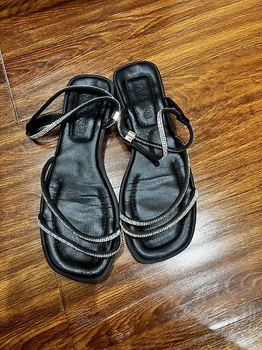 Другая женская обувь: Набор женской обуви, размер 37. 1) Кроссовки - Цвет: черный с белой — 2