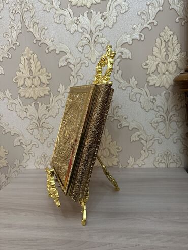 Şəkillər, tablolar: Təcili satilir Təzədir. Qurani Kerim qoyulur içinə. Üstünə Ərəbcə — 4