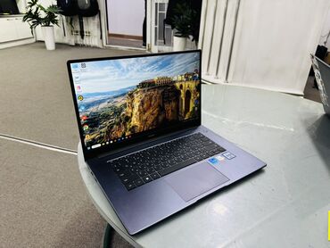 бишкек ноутбук: Ноутбук, Huawei, 8 ГБ ОЭТ, Intel Core i5, 15.6 ", Колдонулган, Жумуш, окуу үчүн, эс тутум SSD