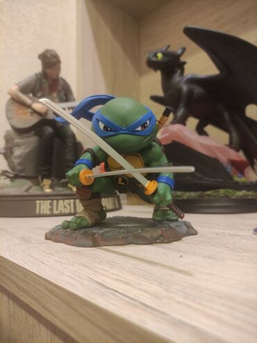 oyuncaq cipli: Ninja Turtles Leonardo fiquru