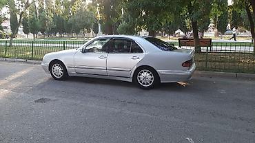 porsche satisi: Mercedes-Benz E-Class sedan (W210), gümüşü rəng. Xüsusiyyətlər: - — 1