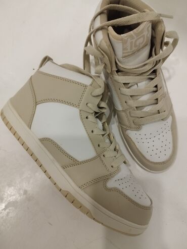 Botinka və botilyonlar: Guess, Ölçü: 37.5, rəng - Qara, İşlənmiş -da lalafo.az — 6 Botinka və botilyonlar: Guess, Ölçü: 37.5, rəng - Qara, İşlənmiş — 6