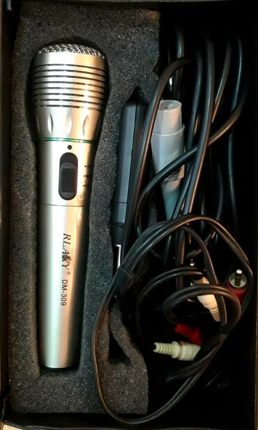 microphone: RLAKY Super Professional Microphone. Yeni kimidir. Real aliciya