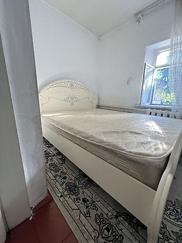 кухний стол бу: Двуспальная кровать, Б/у, С матрасом, длина - 200 см — 2