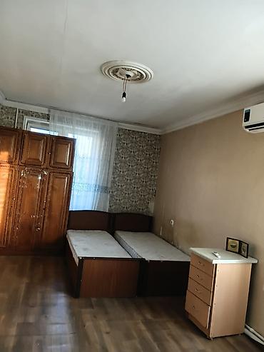 bakixanovda ev: Bakixanov qes Aygun moll yaxin 1 otaq bina evi 5/4 ewyali kiraye — 9