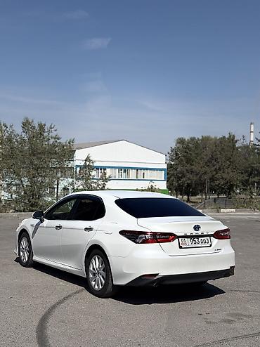 lend cruizer: Toyota Camry: 2022 г., 2.5 л, Автомат, Гибрид, Седан — 8