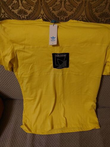 Köynəklər: Магазин закрылся в наличии осталось много качественных футболок — 17