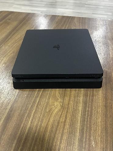 Видеоигры и приставки: Sony PlayStation 4 Slim oyun konsolu + 2 ədəd DualShock 4 oyun pultu — 2