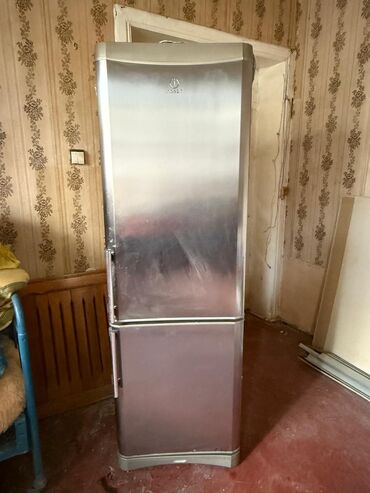 Soyuducular: 2 qapılı Indesit Soyuducu Satılır, rəng - Boz
