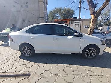 Volkswagen: Volkswagen Polo: 2013 г., 1.6 л, Механика, Бензин, Седан — 4