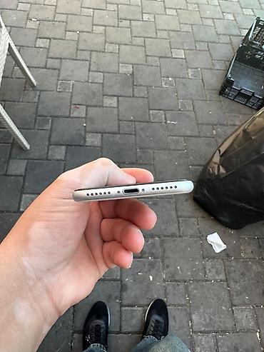 Apple iPhone: IPhone SE 2020, 64 GB, Ağ, Simsiz şarj — 6