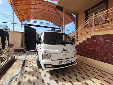 атбашы авто: Жеңил жүк ташуучу унаа, Hyundai, Стандарт, 1ге чейин т, Колдонулган — 2