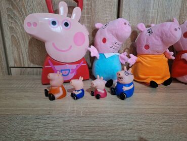 Igračke: Koferče sa porodicom Pepa prase i plišanim igračkama mama, tata i Pepa — 6