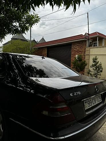 mercedes 180 b: Mercedes-Benz E 270: 2.7 l | 2004 il Sedan — 4