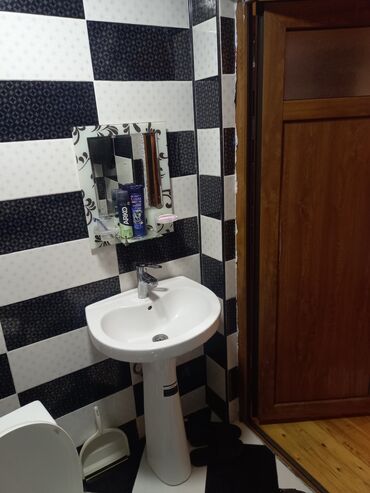 Uzunmüddətli kirayə mənzillər: Kirayə üçün tam mebel və texnika ilə təchiz olunmuş 2 otaqlı mənzil — 8