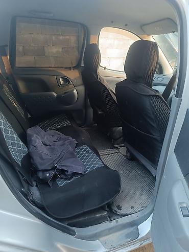 Аренда пассажирского буса: Минивэн/компактвэн с трансформируемым салоном и большим багажным — 4