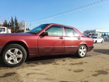 Mercedes-Benz: Mercedes-Benz 190: 2 l | 1992 il