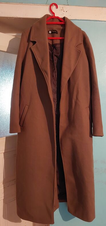 zhenskoe zimnee steganoe palto: Пальто XL (EU 42)