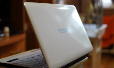 toshiba en ucuz laptop: 01.11 tarixde Dukanimiza Xaricden yeni mallar geldi.Hem planset hemde