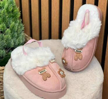 Papuče: Modne papuče, UGG, Veličina - 34 na lalafo.rs — 4 Papuče: Modne papuče, UGG, Veličina - 34 — 4