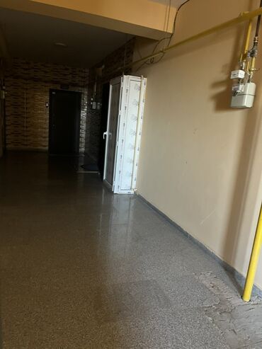 Köhnə tikili: Satılır: tam təmirli 2yataq otagı bır Zal metbex ıstı pol tam eşyalı — 3