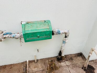 Həyət evləri və villaların satışı: Satılır: həyətli iki mərtəbəli fərdi ev Ünvan təsviri: Şəhər daxili — 6