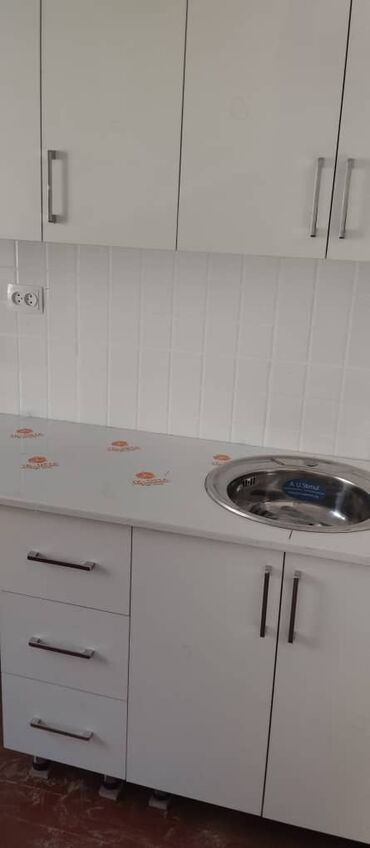 продажа квартиры в бишкек: 1 бөлмө, 44 кв. м, 104-серия, 1 кабат, Косметикалык ремонт