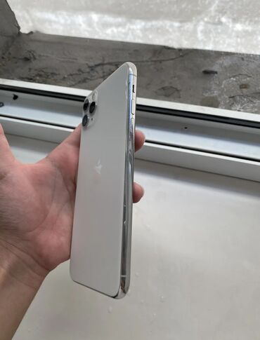 Apple iPhone: IPhone 11 Pro Max, Б/у, 64 ГБ, White Titanium, Защитное стекло, Чехол, Кабель, 85 %