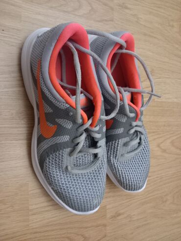 under armour patike: Nike, 38, color - Grey