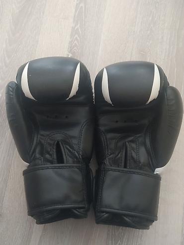 Əlcəklər: Məhsul: Venum boks əlcəkləri - Rəng: qara-ağ - Ölçü/çəki: 10 oz - 1 — 2