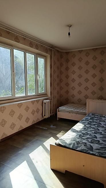 Долгосрочная аренда квартир: Тез арада 2 ком. кв 103-серияда үй сатылат. 2-этаж, бронь эшик at lalafo.kg — 4 Долгосрочная аренда квартир: Тез арада 2 ком. кв 103-серияда үй сатылат. 2-этаж, бронь эшик — 4