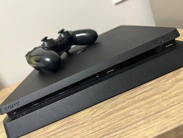 ps4 slim oyunları: Sony PlayStation 4 Slim satılır. 500 GB daxili yaddaş. Ev şəraitində