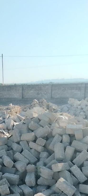 qum torbasi satisi: Torpaq satlır 
4 sot 12500
3000 daşı var içinde 
051 376 55 59 — 2