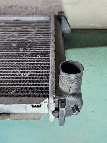 Радиаторы: Радиатор охлаждения двигателя BMW E30, 318i, 1991г.в. Оригинал BEHR — 15