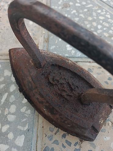 Köhnə tip döymə dəmir ütü - Material: tam tökmə dəmir gövdə və metal lalafo.az -da Köhnə tip döymə dəmir ütü - Material: tam tökmə dəmir gövdə və metal