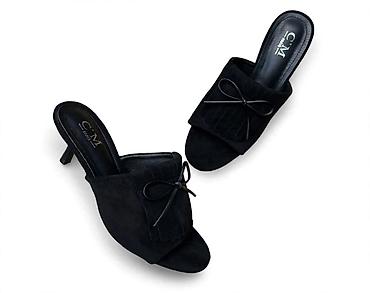 patike 97 cena: Elegantne ženske mule sandale C.M Paris u crnoj boji. - Otvoreni — 1