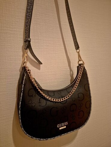 женские сумки мешок: Çiyin çantası, Guess